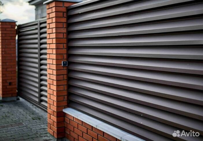 Металлические заборы-жалюзи RAL 3012