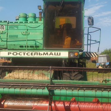 Комбайн Ростсельмаш Дон 1500Б, 2001