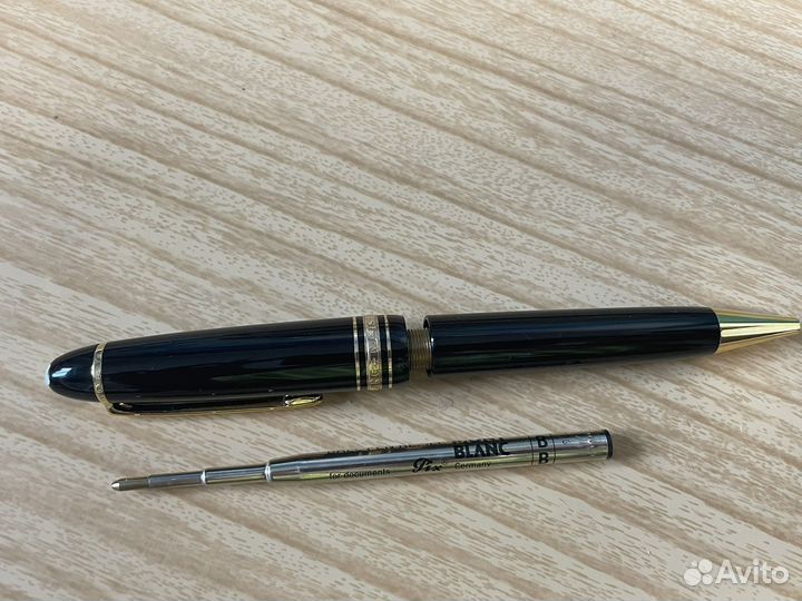 Шариковая ручка montblac