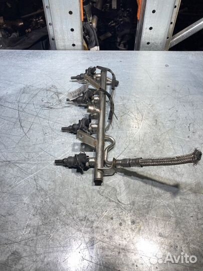 Топливная рампа Mercedes E-Class W211 M271 1.8I