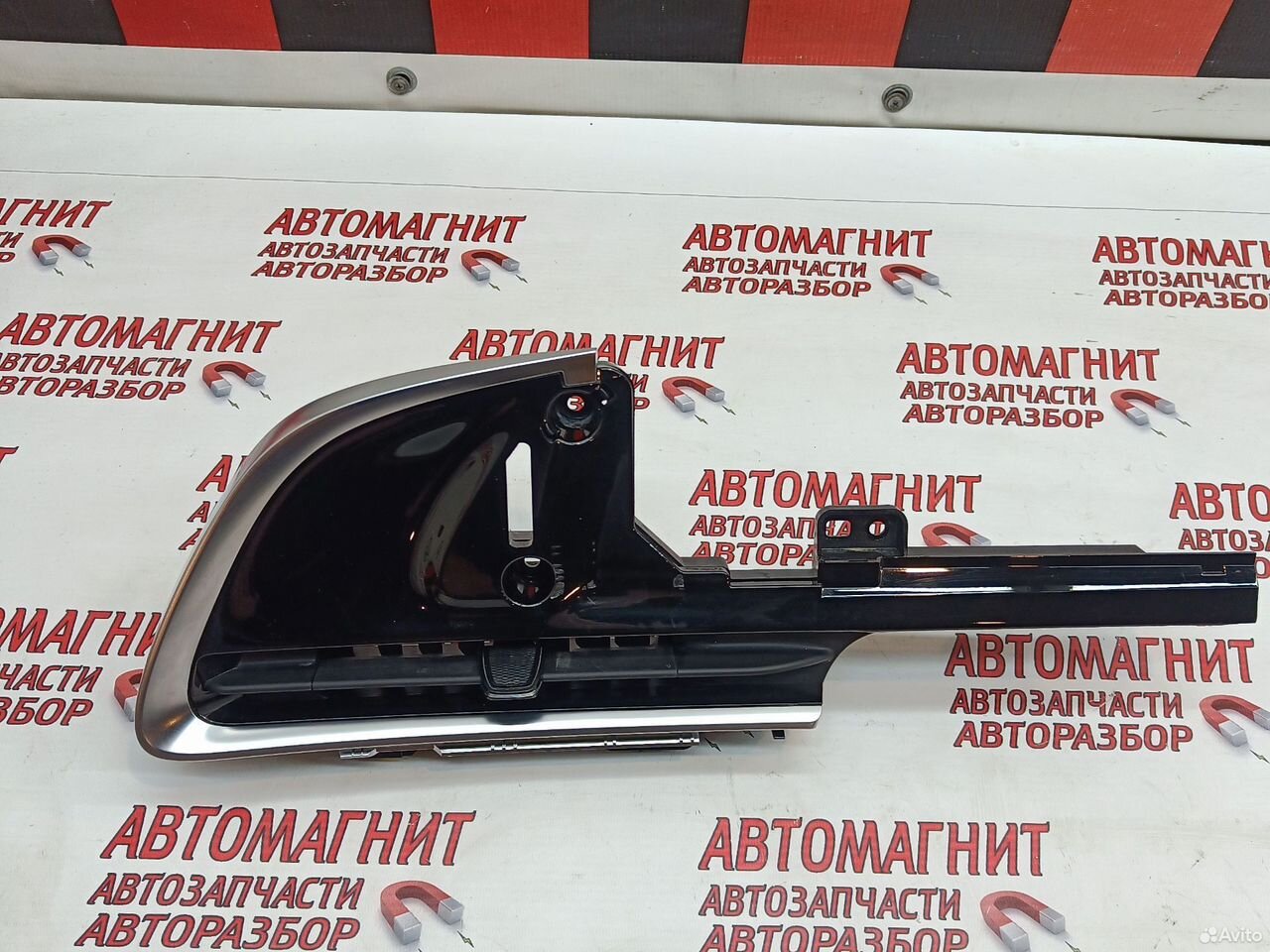 Дефлектор воздуховода левый Voyah Dream