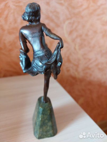Статуэтка танцовщица