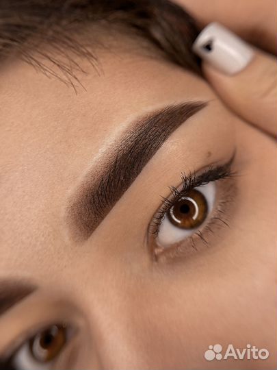 Модель на перманент татуаж