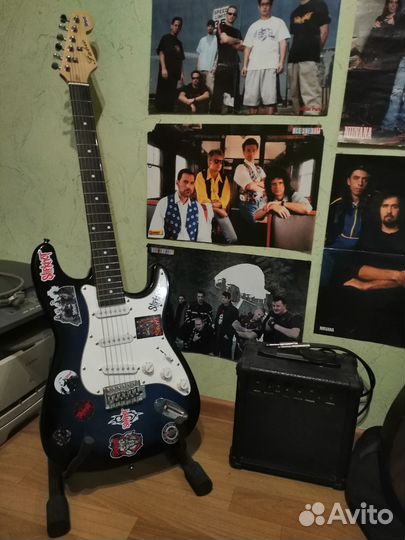 Электрогитара Fabio ST200 с комбоусилителем