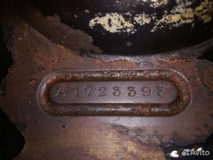 Антиквариат. Швейная машина Singer