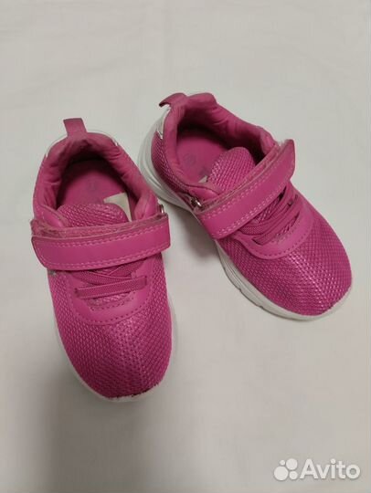 Кроссовки р.23