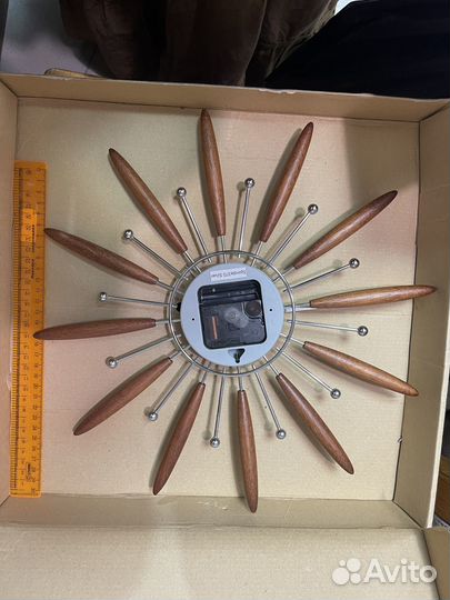 Часы настенные новые Orient