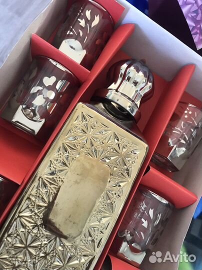 Графин с рюмками