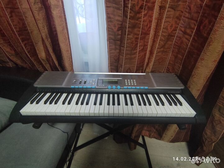 Синтезатор casio Lk- 220