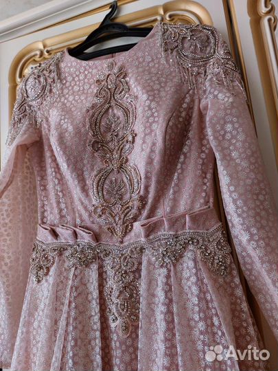 Вечернее платье