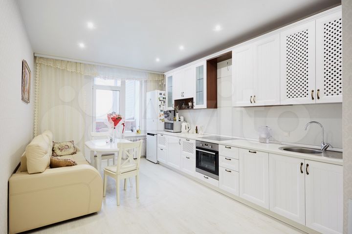 3-к. квартира, 83 м², 1/17 эт.