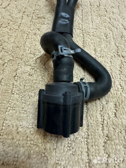 Насос системы охлаждения VAG 059121012A