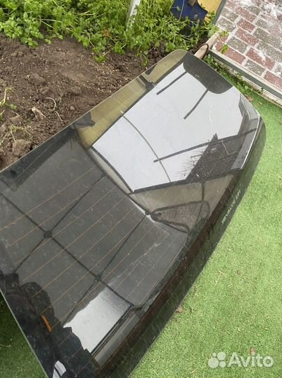 Стекло крышки багажника toyota