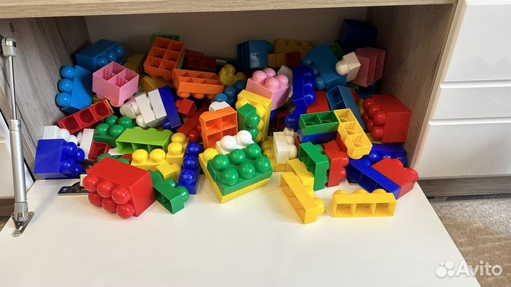 Конструктор крупный, пирамиды большие, пупс