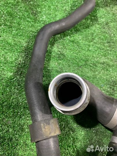 Патрубок системы охлаждения Mercedes-Benz E-Class