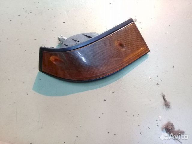 Поворотник (в бампер) передний левый 16-89 Toyota