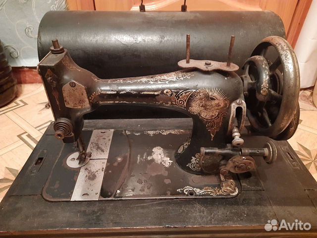 Швейная машинка Зингер
