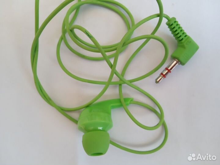 Проводные наушники