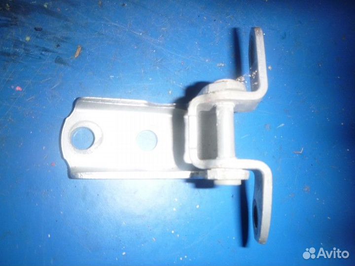 Петля двери задней левой нижняя toyota camry V50 2