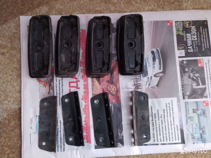 Багажник (поперечины) thule с упорами