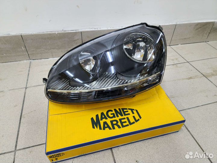 Передняя правая фара Volkswagen Golf 5 (Новая)