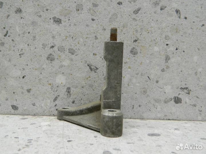 Кронштейн кондиционера BMW 7-Series E65,E66 2001-2