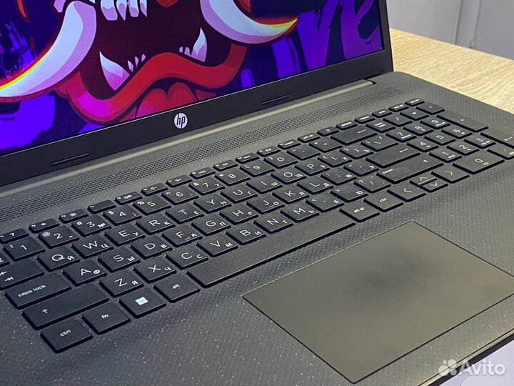 Ноутбук HP с большим экраном 17.3