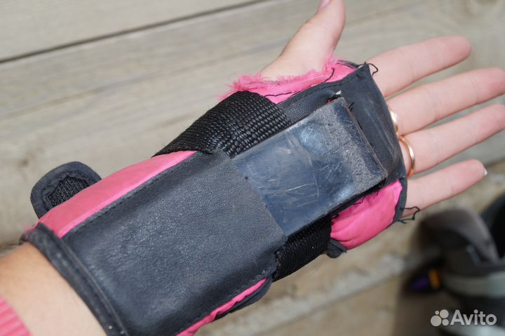 Продаю роликовые коньки. Ролики