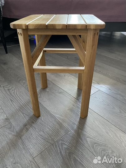 Табурет из массива