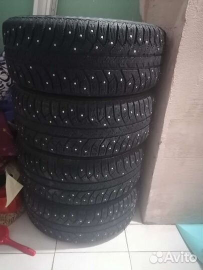 Bridgestone Ice Cruiser 5000 215/55 R16
