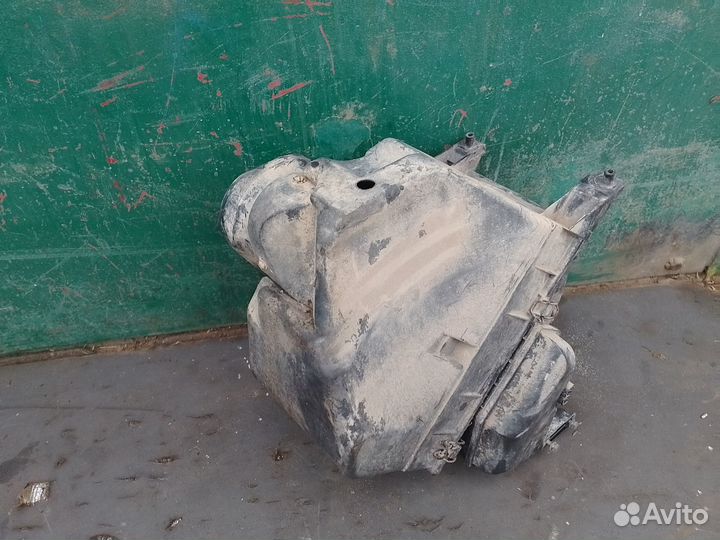 Корпус воздушного фильтра Audi A6 C4 2.5 TDI AAT