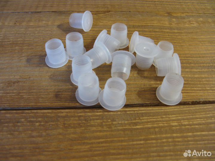 Солонки, щипцы для колки сахара, дуршлаг