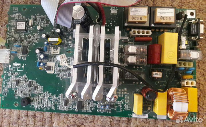 Ибп APC Smart-UPS SUA1000RMI2U