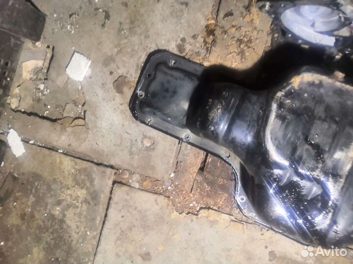 Поддон двигателя Toyota corolla avensis