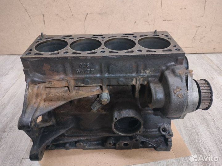 Блок двигателя Volkswagen Golf 4 AZD 2002