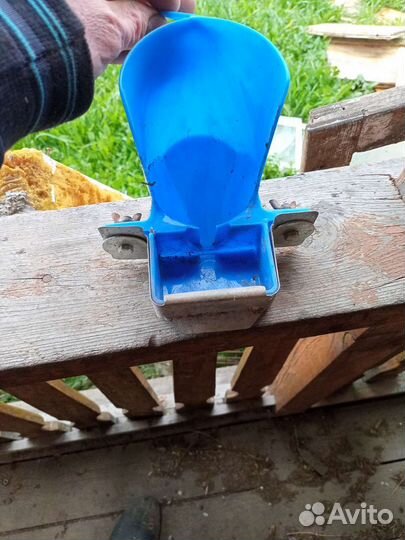 Поилки и кормушки для кроликов