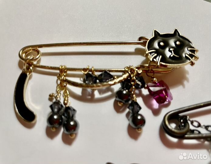 Брошь булавка Кошки