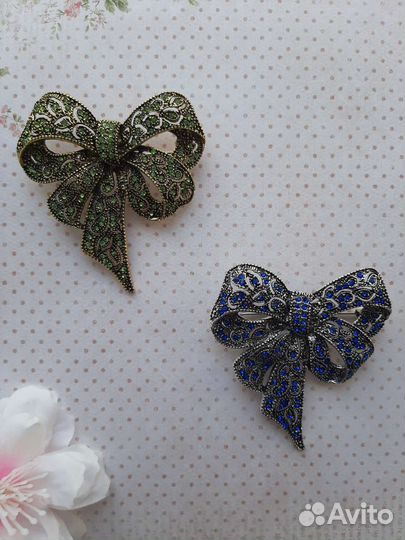 Брошь бант