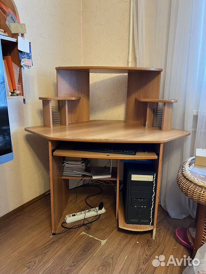 Компьютерный стол