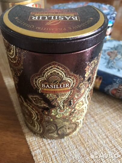 Жестяные банки от чая и духов