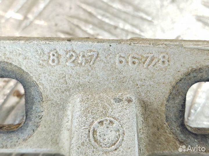 Петля багажника правая Bmw X5 e53 2000-2007