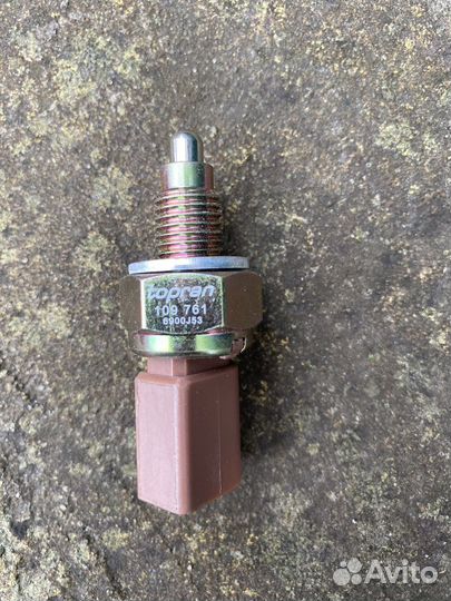 Датчик заднего хода