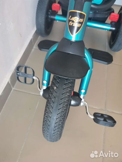 Трехколесный велосипед