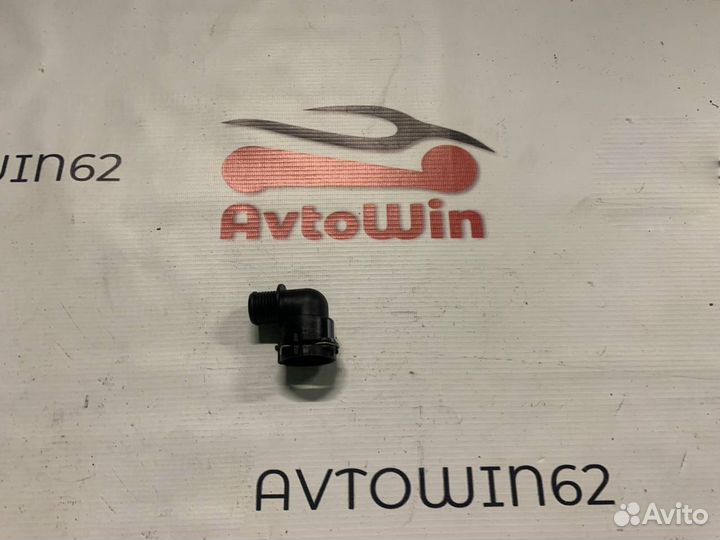 Фитинг радиатора печки на opel Mokka