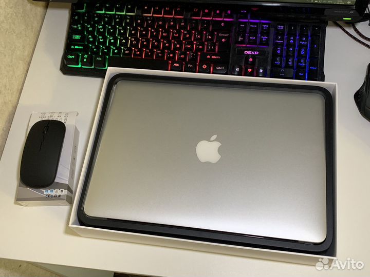 MacBook Air 13 / intel i5, SSD, полный комплект