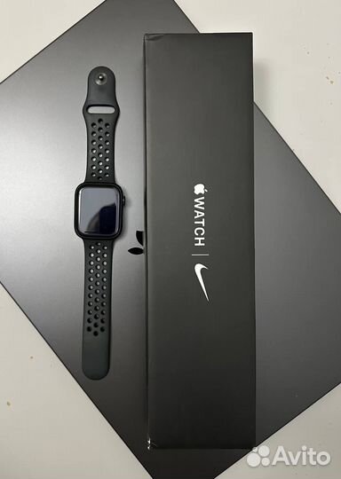 Apple Watch 7 45mm Nike