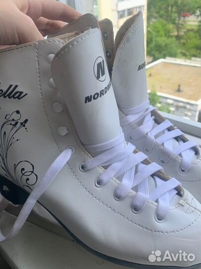 Коньки женские 39