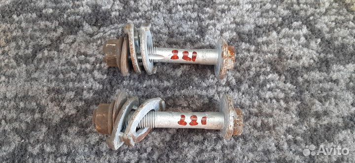 Болт эксцентриковый Mercedes S-Class W221