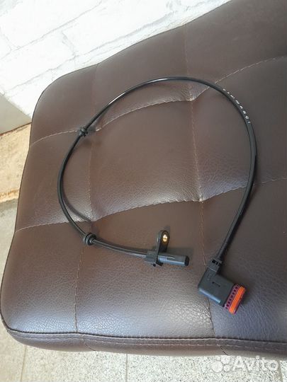 Датчик абс задний Мерседес W221