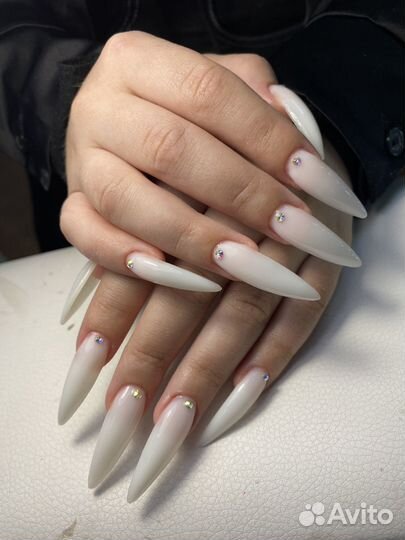 Наращивание ногтей, маникюр